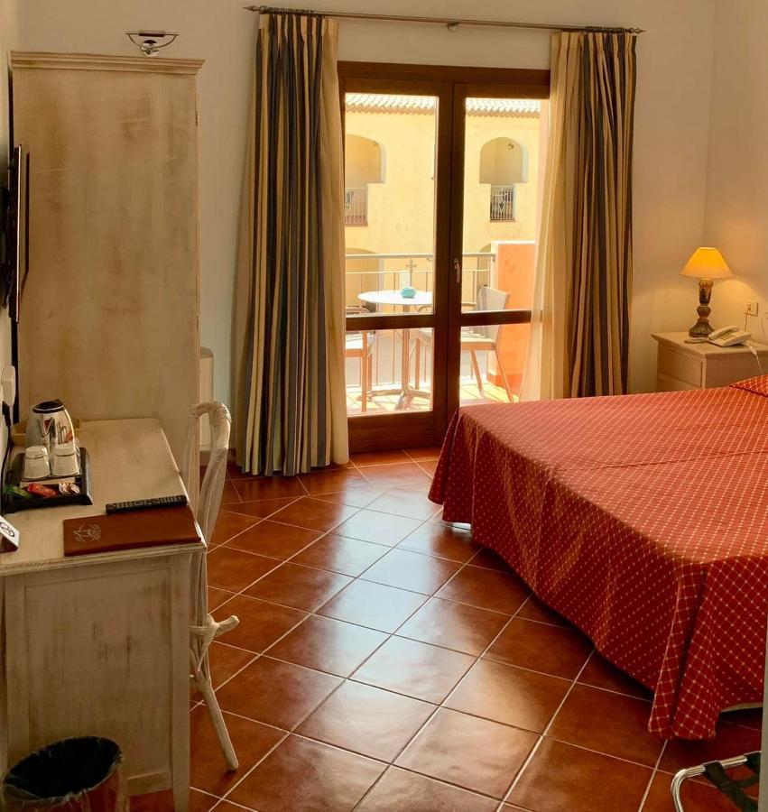 Hotel Monti Di Mola Porto Cervo Exterior photo