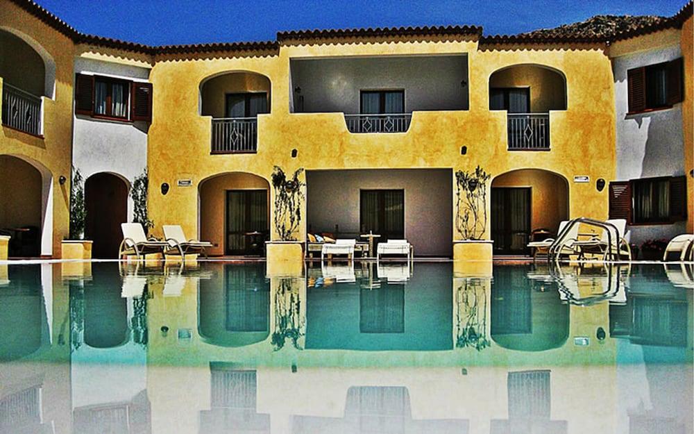 Hotel Monti Di Mola Porto Cervo Exterior photo