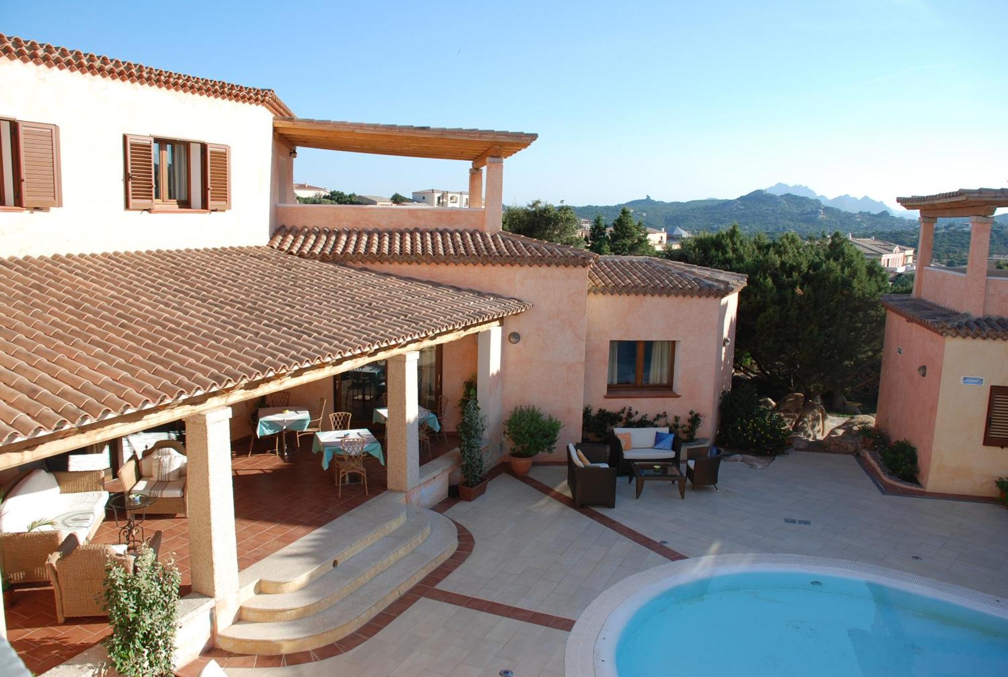 Hotel Monti Di Mola Porto Cervo Exterior photo