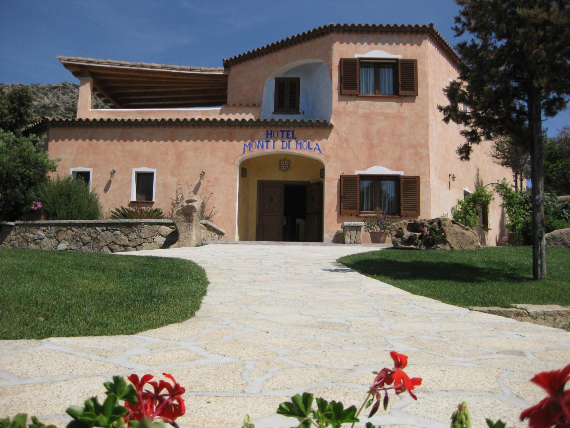 Hotel Monti Di Mola Porto Cervo Exterior photo