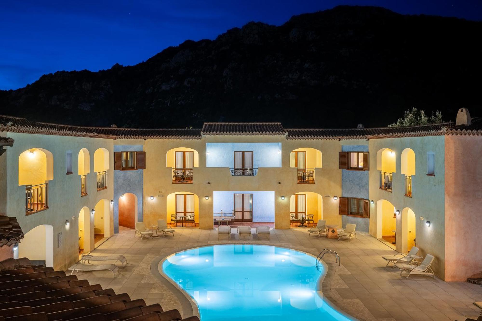 Hotel Monti Di Mola Porto Cervo Exterior photo