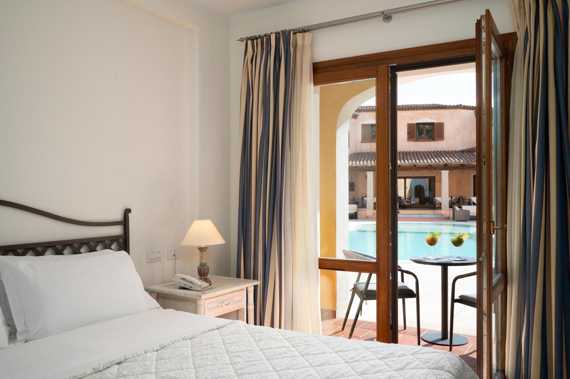 Hotel Monti Di Mola Porto Cervo Exterior photo
