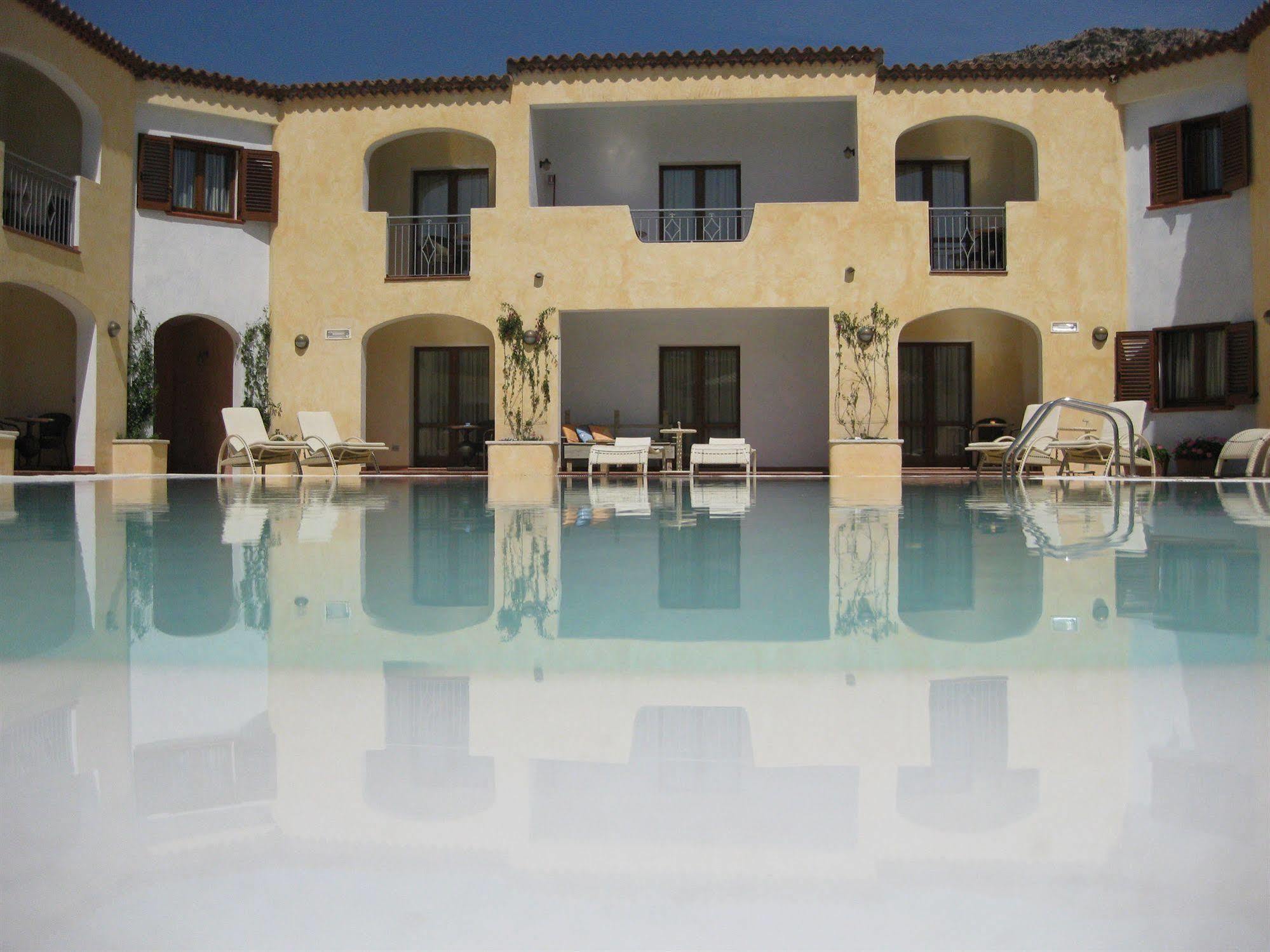 Hotel Monti Di Mola Porto Cervo Exterior photo